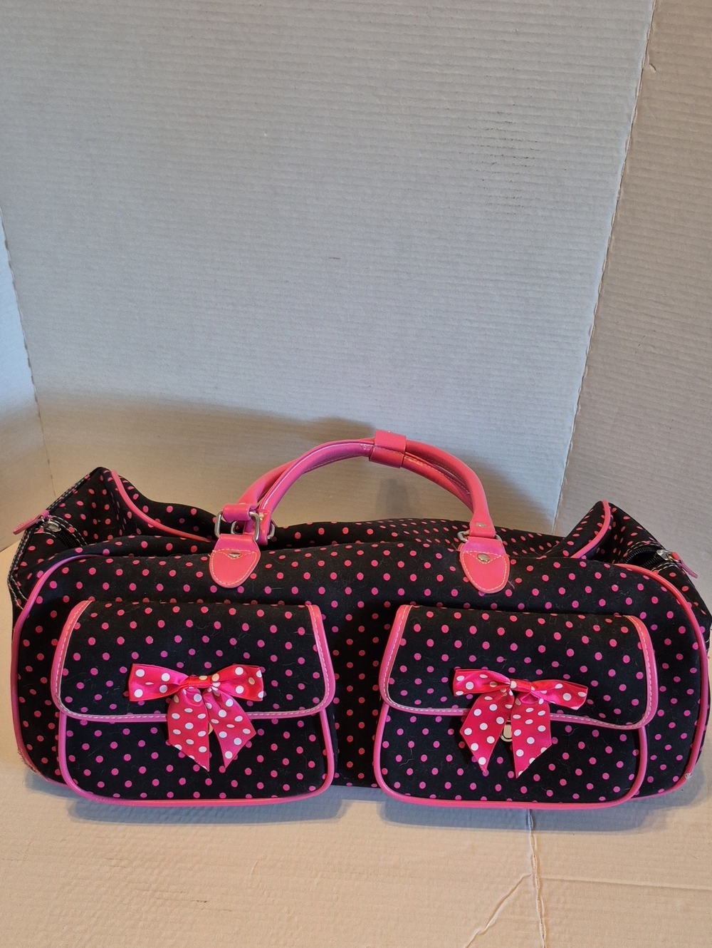 LUSCIOUSBAGS.COM Black and Pink Polka Dot Bow Accent Rolling Weekend Bag